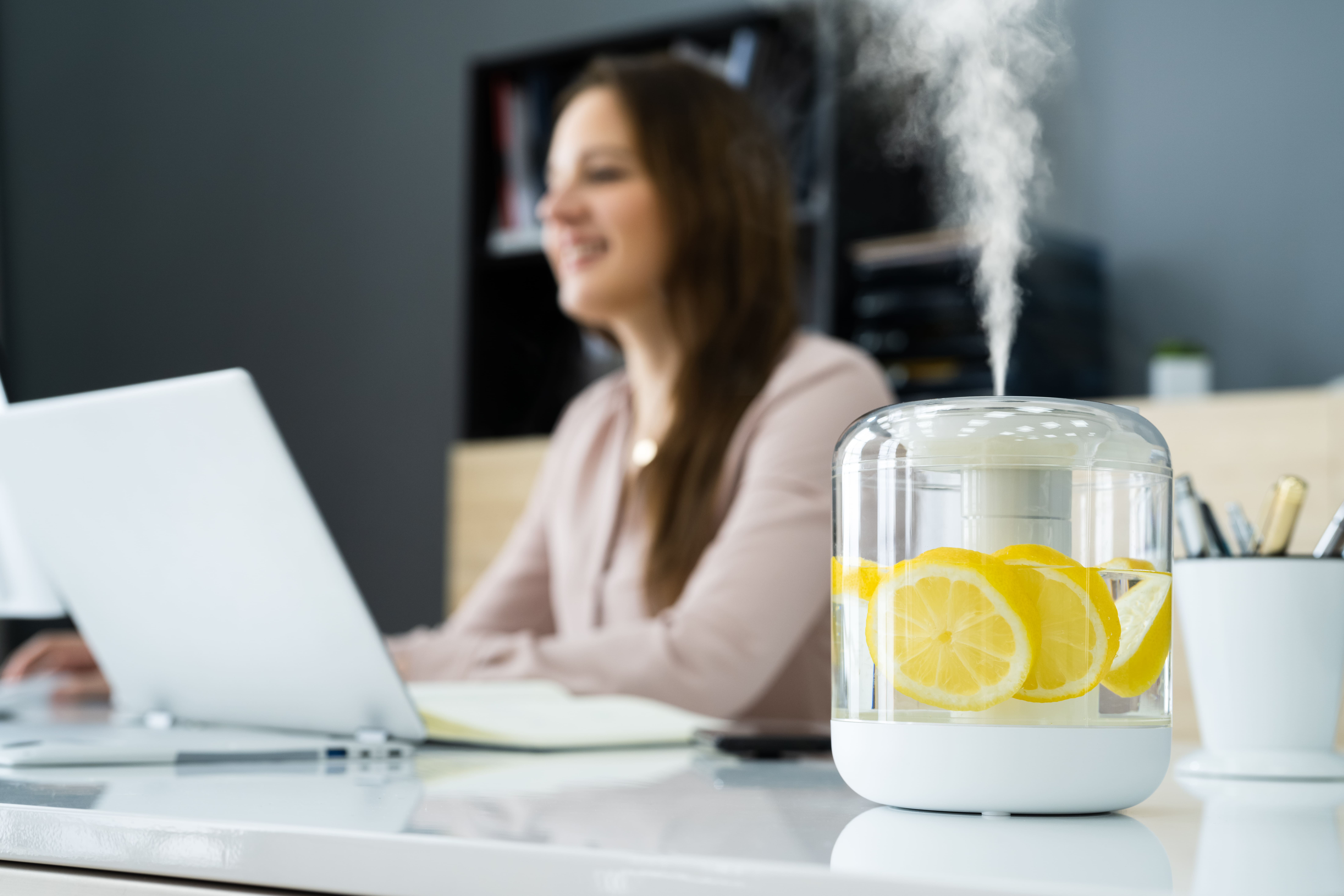 Aromaterapia en la oficina: concentración, relajación y productividad | PM STEELE®