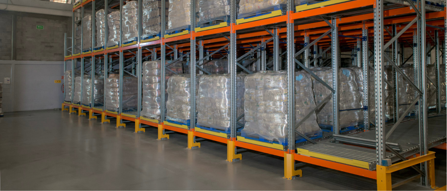 Almacén de materia prima | ¿Cómo organizarlo con racks? | PM STEELE®